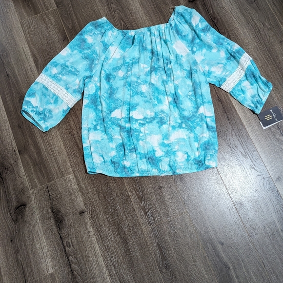 I.N. Studio Woman pull on shirt . Elastic neckline , waist band and sleeves. - Picture 1 of 6